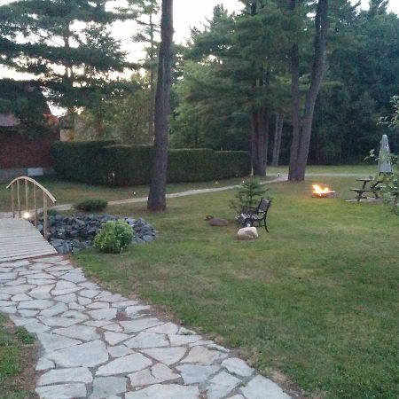 Motel Les Pins Granby Εξωτερικό φωτογραφία