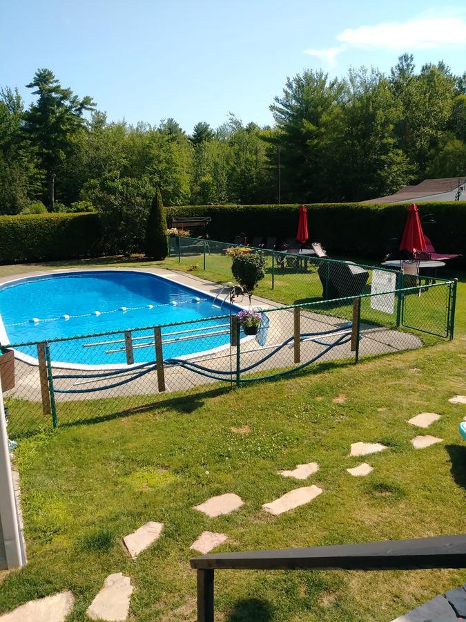 Motel Les Pins Granby Εξωτερικό φωτογραφία