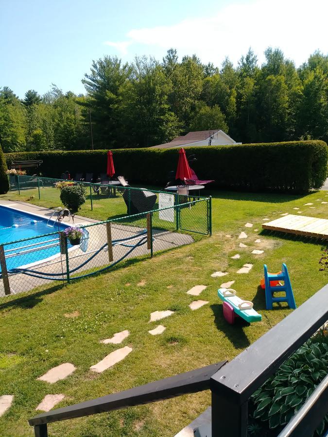 Motel Les Pins Granby Εξωτερικό φωτογραφία